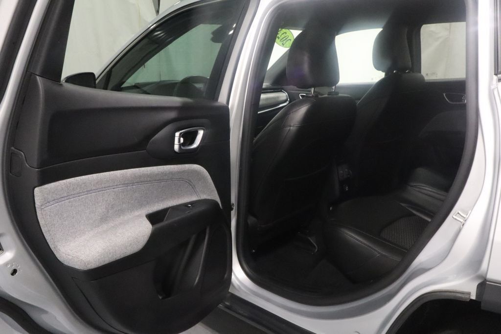 Used 2024 Jeep Compass Latitude AWD/4WD image 10