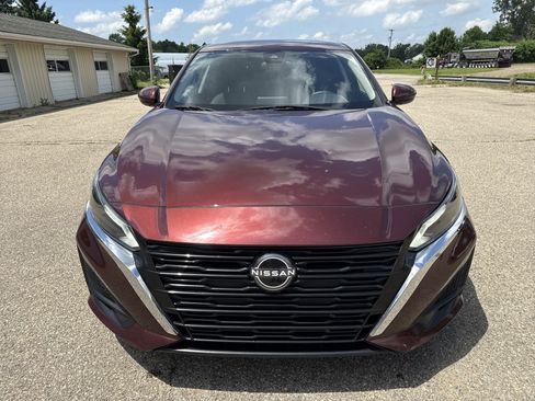 Used 2023 Nissan Altima 2.5 SV FWD image 11