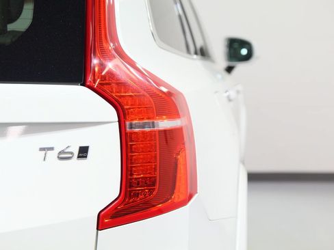Used 2018 Volvo XC90 T6 Momentum w/ Convenience Package AWD/4WD image 15