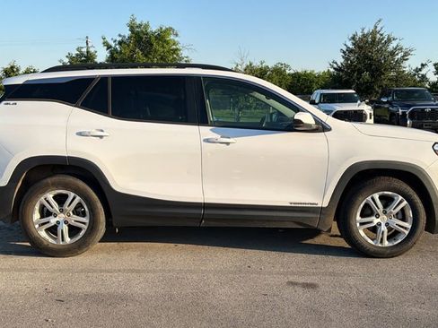 Used 2018 GMC Terrain SLE w/ Infotainment Package I FWD image 4