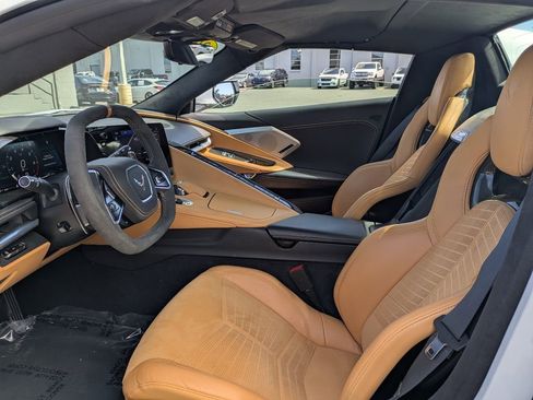 Used 2023 Chevrolet Corvette Stingray Premium Conv w/ Z51 Performance Package image 17