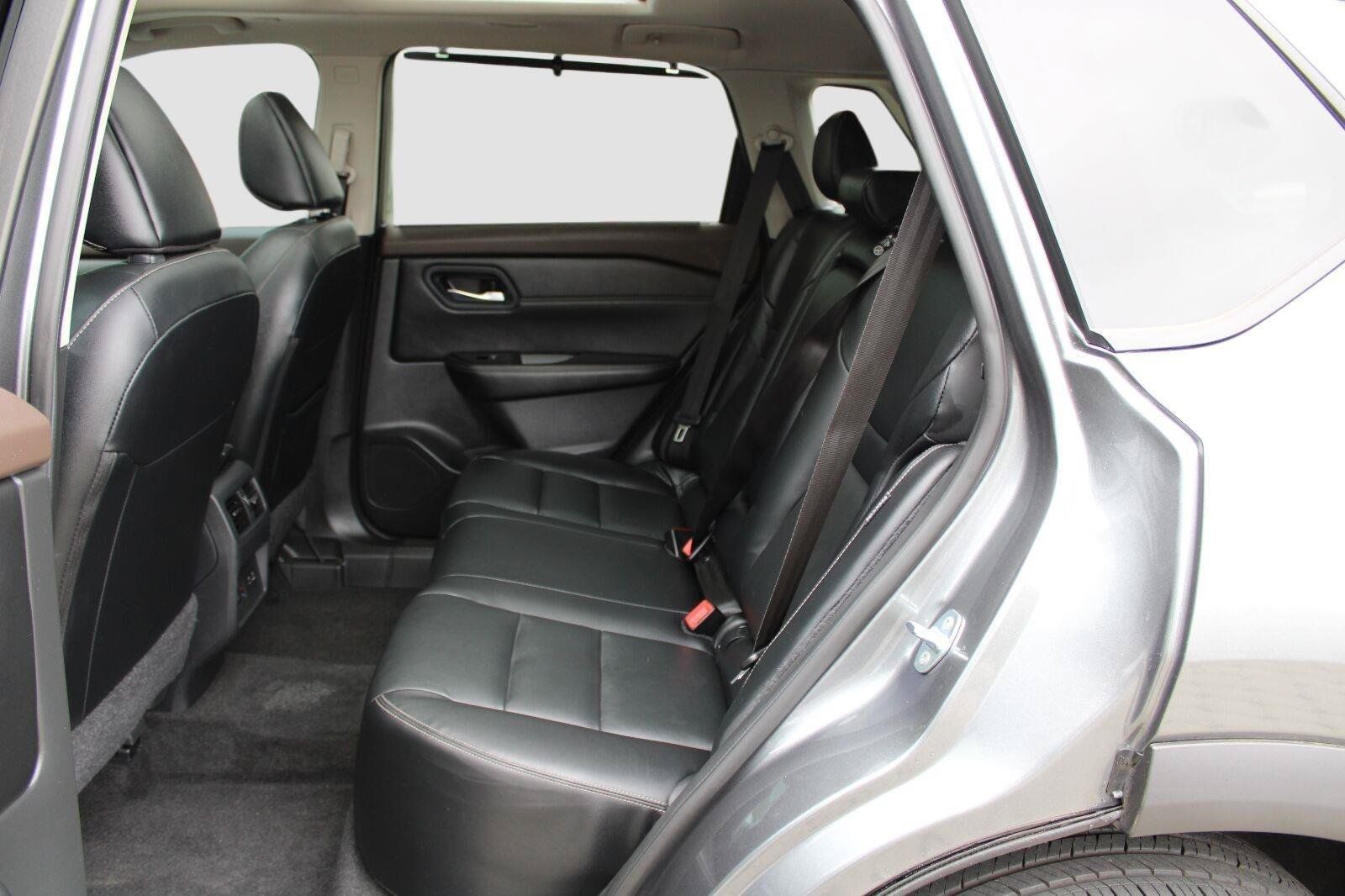 Used 2023 Nissan Rogue SL w/ SL Premium Package FWD image 39