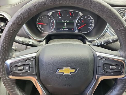 Used 2025 Chevrolet Blazer LT AWD/4WD image 19