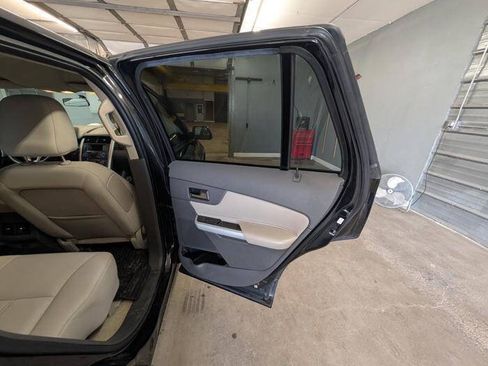 Used 2011 Ford Edge SE FWD image 28