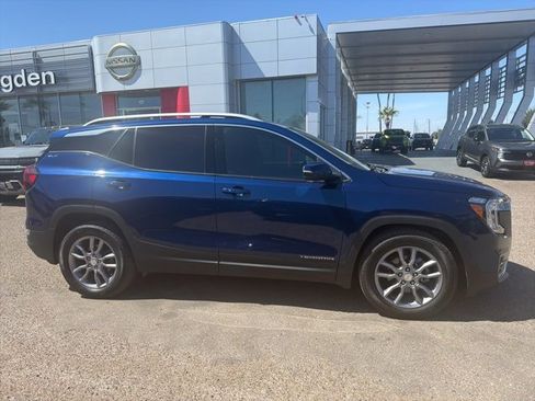 Used 2022 GMC Terrain SLT w/ LPO, Floor Liner Package image 5