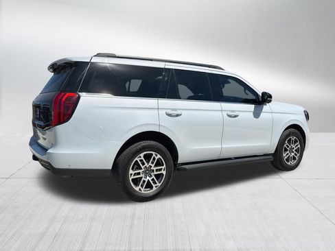 Used 2025 Ford Expedition Active RWD image 5