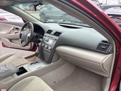 Used 2009 Toyota Camry LE FWD image 12