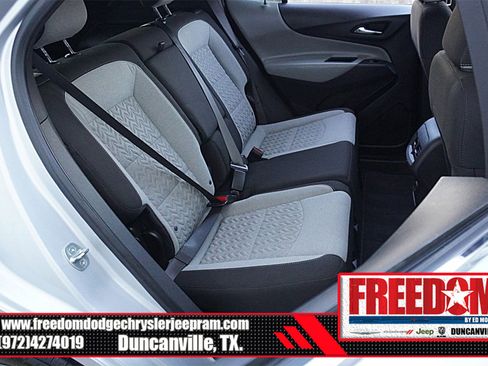 Used 2022 Chevrolet Equinox LT FWD image 16