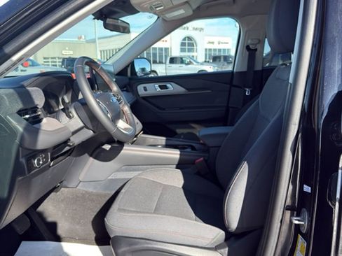 Used 2025 Ford Explorer Active image 11