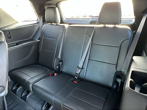 Certified 2023 Chevrolet Traverse LT w/ LT Premium Package image 13