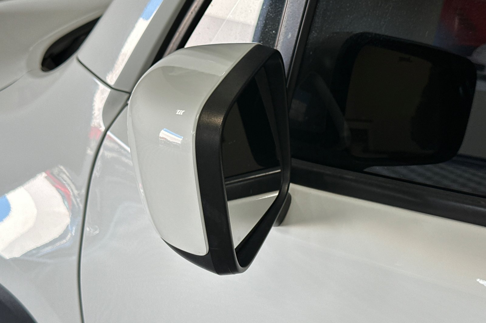 Used 2018 Jeep Renegade Latitude FWD image 51