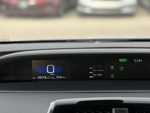 Used 2021 Toyota Prius LE image 24