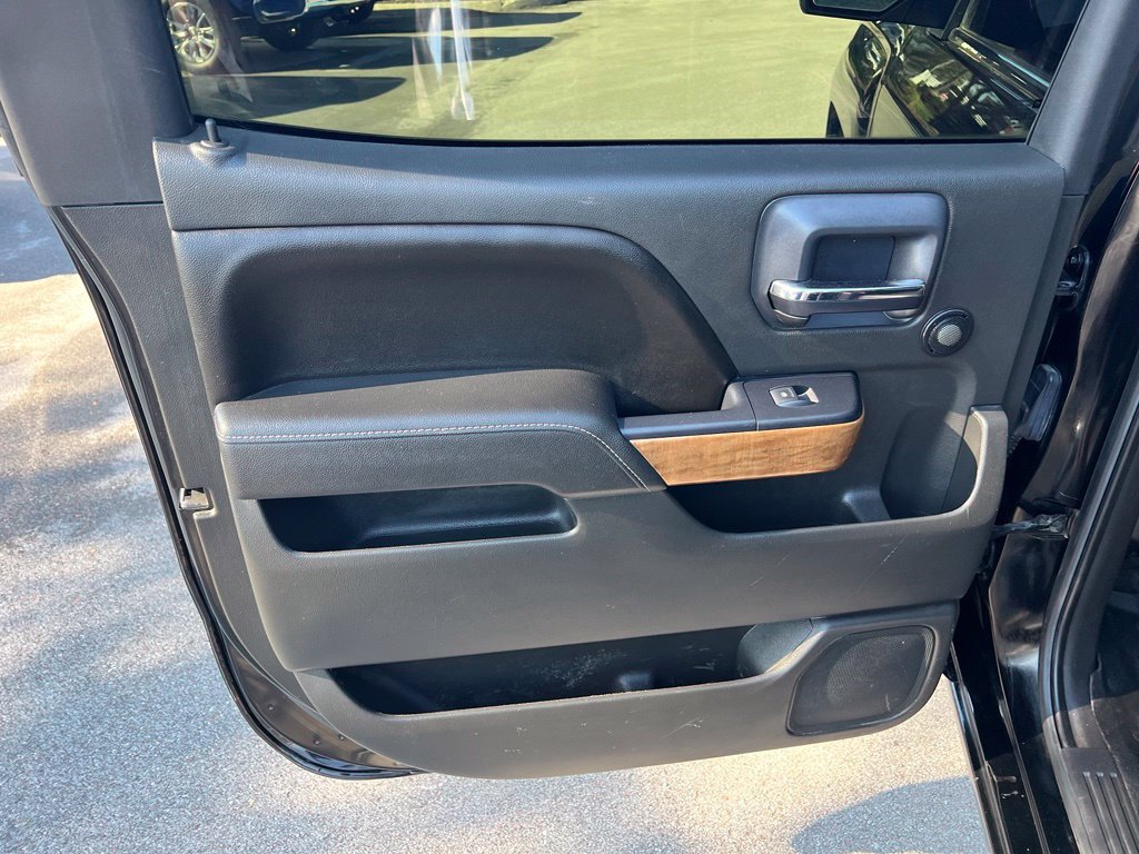 Used 2015 Chevrolet Silverado 1500 LTZ AWD/4WD image 19