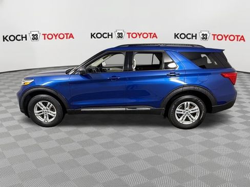 Used 2023 Ford Explorer XLT AWD/4WD image 4