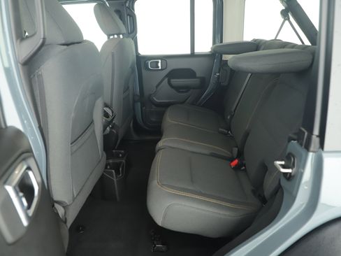 Used 2024 Jeep Wrangler Sport S image 17