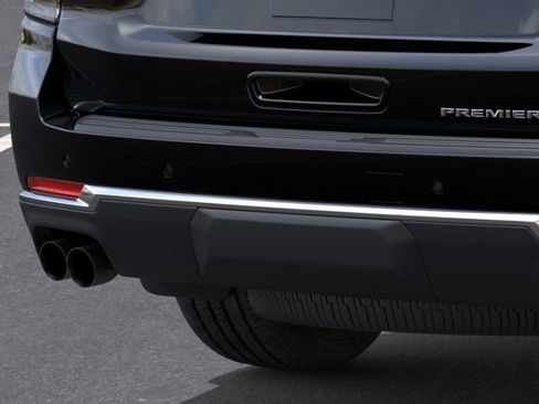 New 2025 Chevrolet Suburban Premier image 38