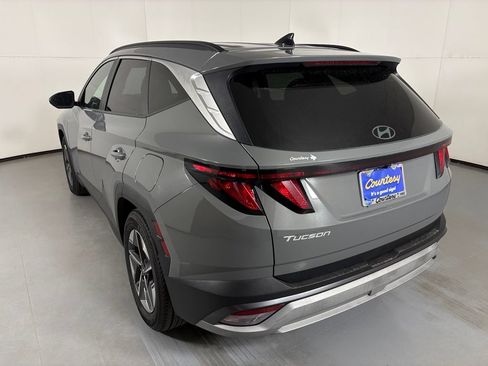 Used 2025 Hyundai Tucson SEL FWD image 6