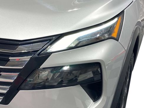 Used 2024 Nissan Rogue S FWD image 7