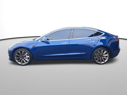 Used 2018 Tesla Model 3 Mid Range image 2