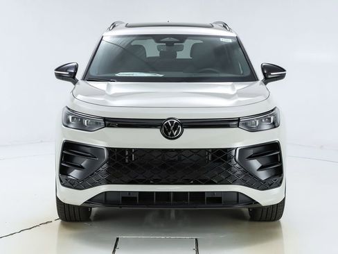 New 2026 Volkswagen Tiguan SE R-Line image 16