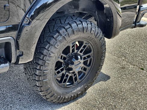 Used 2023 Ford F250 Limited w/ FX4 Off-Road Package image 10