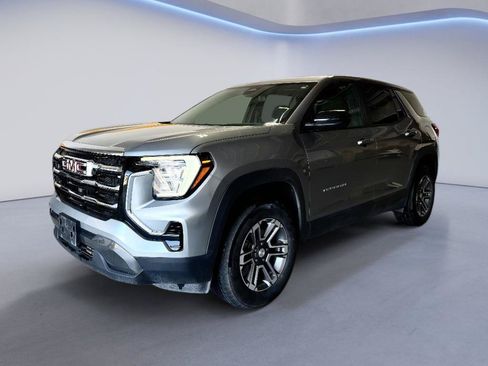Used 2025 GMC Terrain Elevation FWD image 2