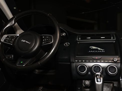 Used 2019 Jaguar E-PACE SE image 27
