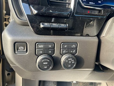 Certified 2023 Chevrolet Silverado 1500 ZR2 w/ Technology Package image 18