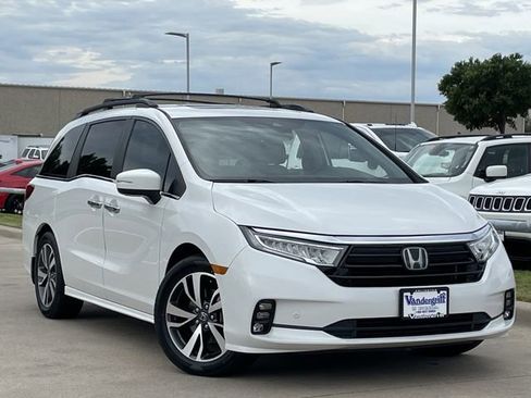 Used 2023 Honda Odyssey Touring image 2