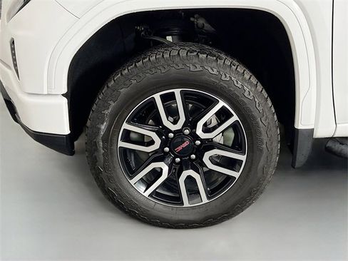 Used 2025 GMC Sierra 1500 AT4 w/ AT4 Premium Package image 29