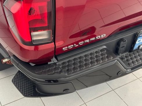 Used 2024 Chevrolet Colorado Z71 w/ Z71 Convenience Package 2 AWD/4WD image 49