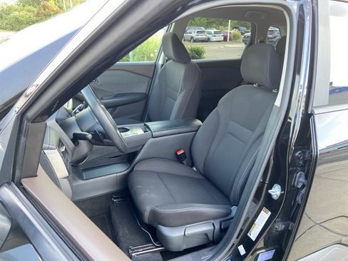 Used 2023 Nissan Rogue S FWD image 18