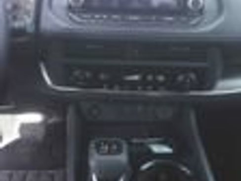Used 2025 Nissan Rogue SV FWD image 9