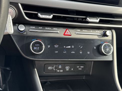 Certified 2025 Hyundai Sonata SEL image 17