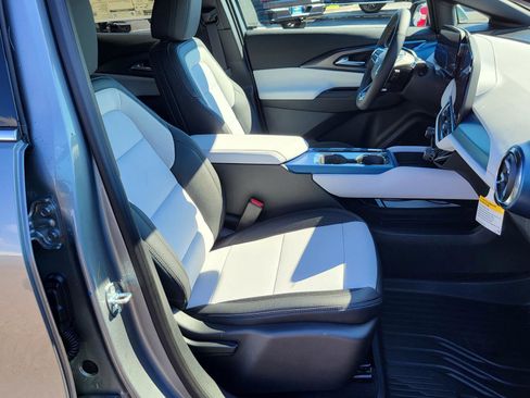 New 2026 Chevrolet Equinox EV LT image 10