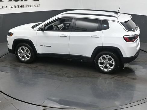 Used 2024 Jeep Compass Latitude AWD/4WD image 48