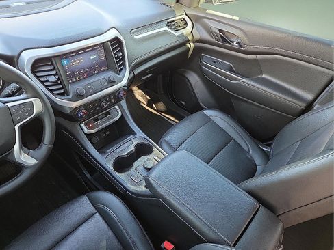 Used 2021 GMC Acadia SLT w/ LPO, Floor Liner Package image 13