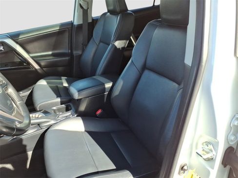 Used 2018 Toyota RAV4 Limited image 38