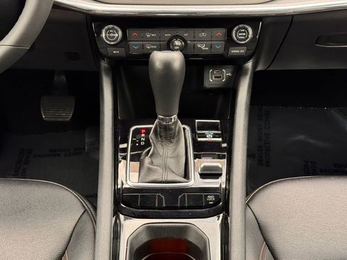 Used 2024 Jeep Compass Limited image 25