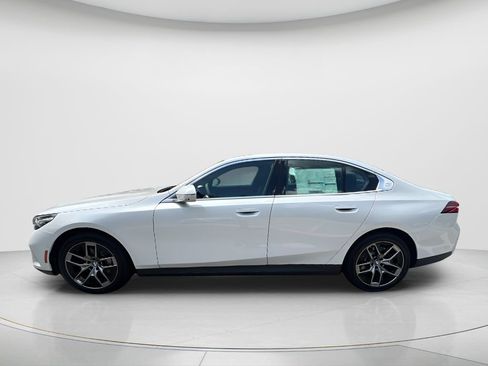 New 2027 BMW 530i w/ Premium Package RWD image 8