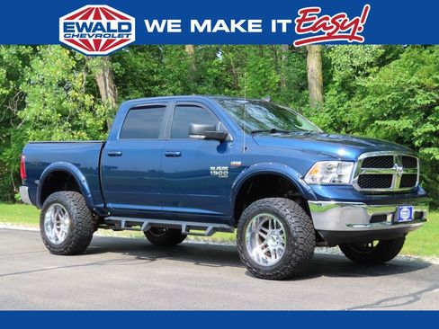 Used 2020 RAM 1500 Classic SLT w/ Luxury Group AWD/4WD image 1