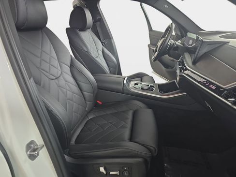 Certified 2024 BMW X5 xDrive40i w/ Premium Package image 9