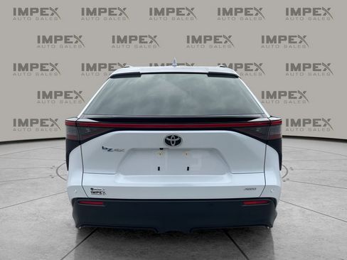 Used 2024 Toyota bZ4X XLE w/ Weather Package image 4