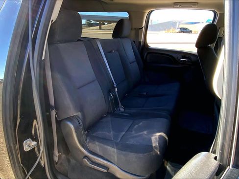 Used 2013 Chevrolet Suburban LS image 20