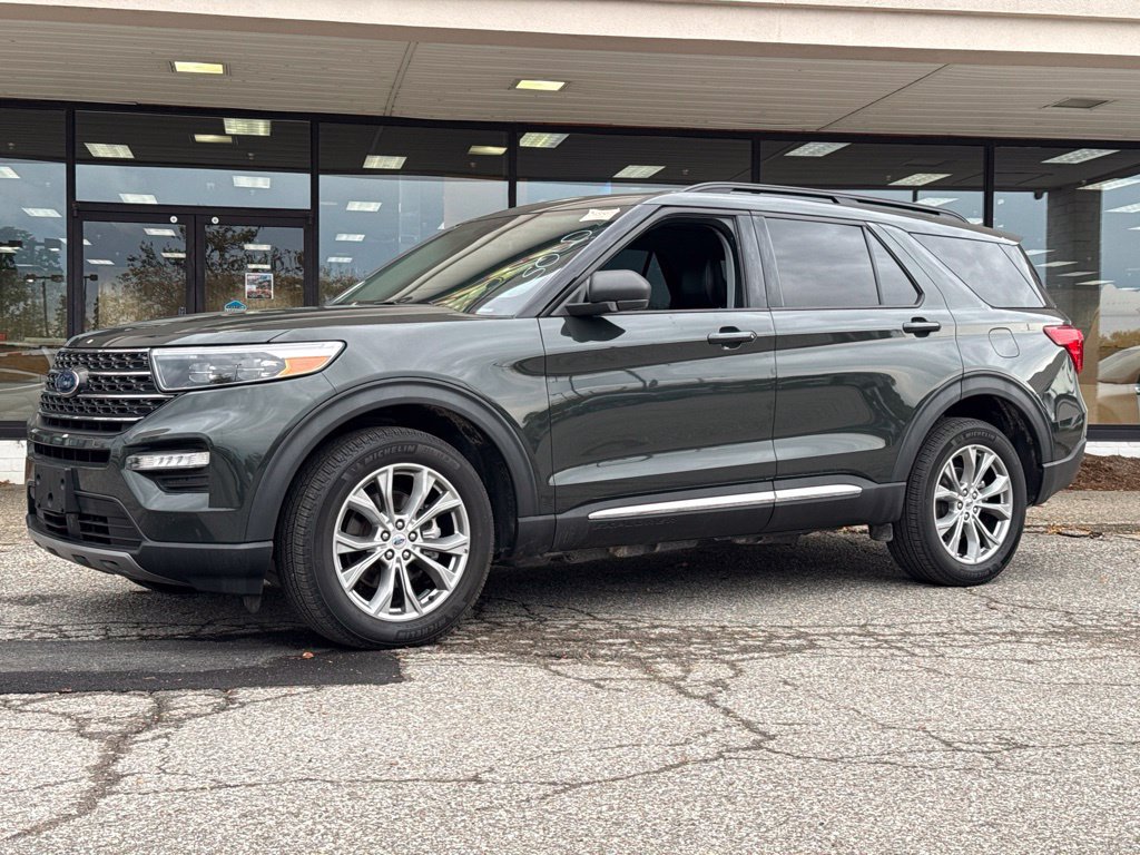 Used 2022 Ford Explorer XLT w/ Equipment Group 202A AWD/4WD image 19
