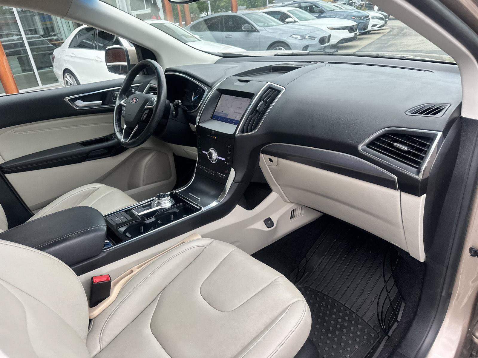 Used 2020 Ford Edge Titanium FWD image 10