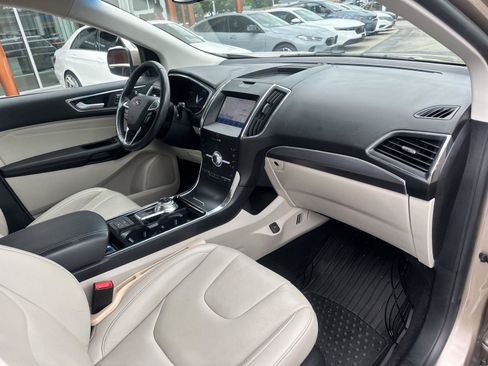 Used 2020 Ford Edge Titanium FWD image 10
