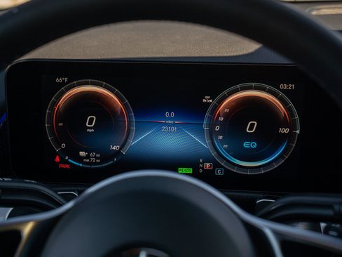 Certified 2023 Mercedes-Benz EQB 300 4MATIC image 21