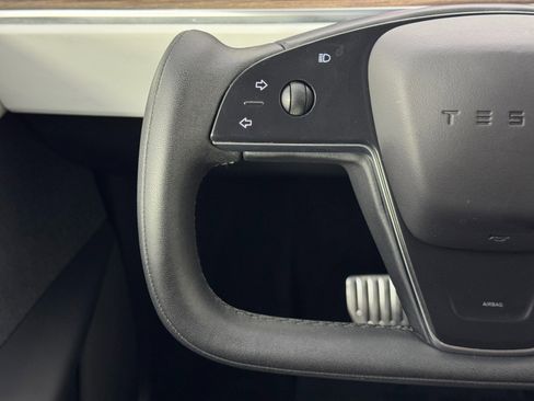 Used 2022 Tesla Model X image 19