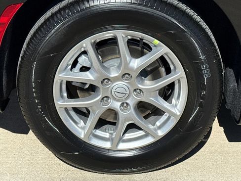 New 2026 Chrysler Pacifica Select FWD image 9